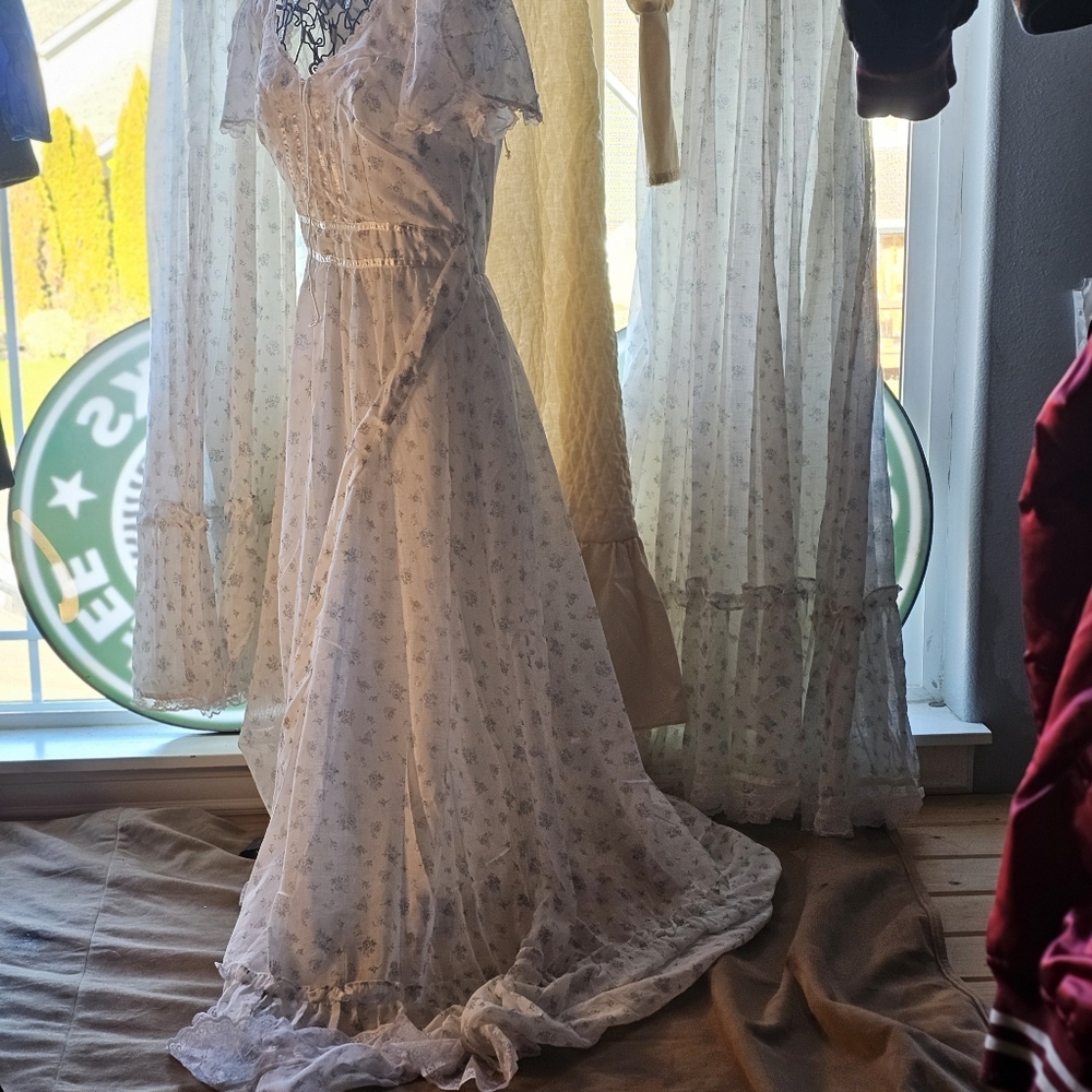 Gunne Sax Ivory Floral Lace Maxi Dress - Picture 1 of 11